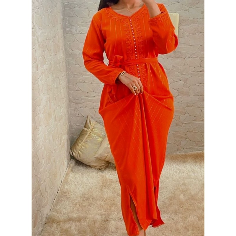 Orangefarbener Kaftan